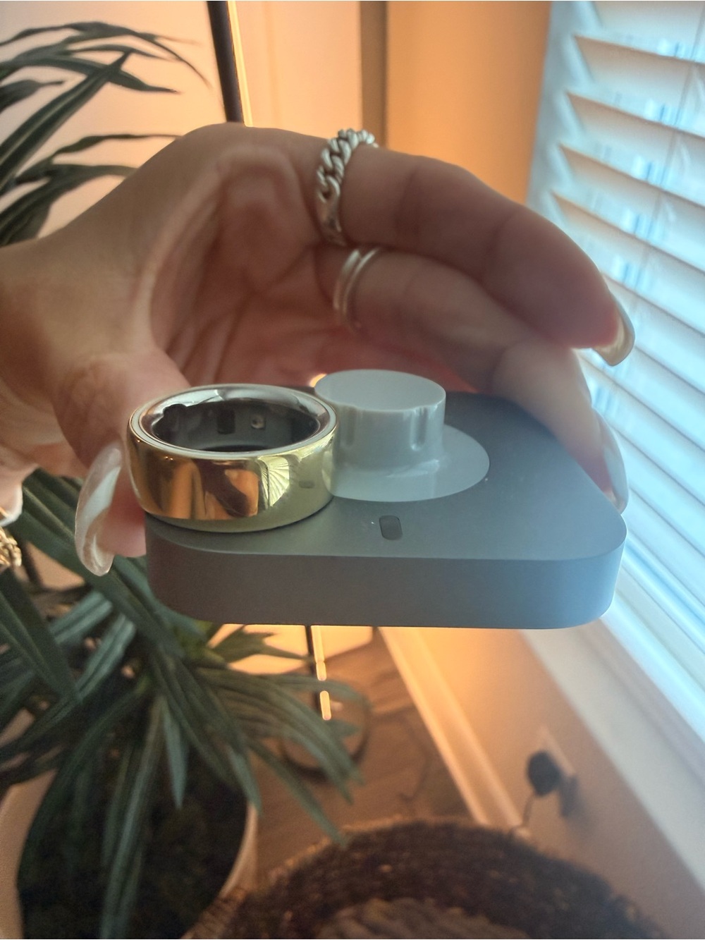 Gold Oura ring 4 - size 6